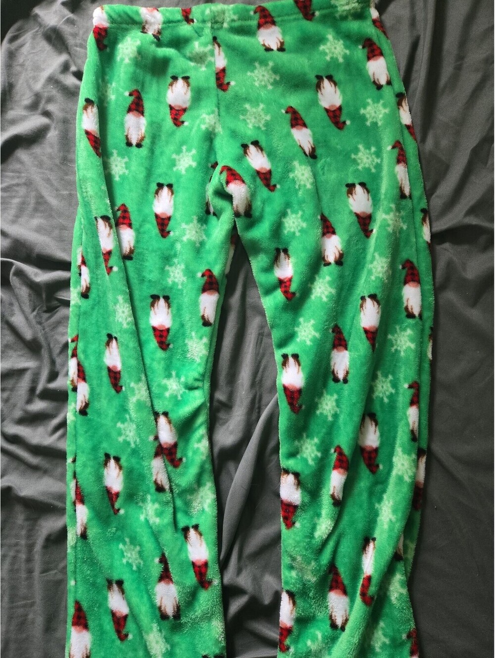 Weekending Holiday Gnome Plush Fleece Pajama Pants Green Medium - Picture 4 of 5